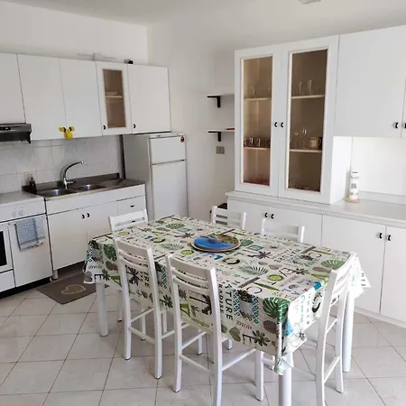 Paradiso Apartment *